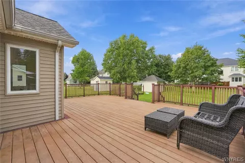Exterior - 44 E Home Rd, Bowmansville, NY 14026 photo 8 of 10