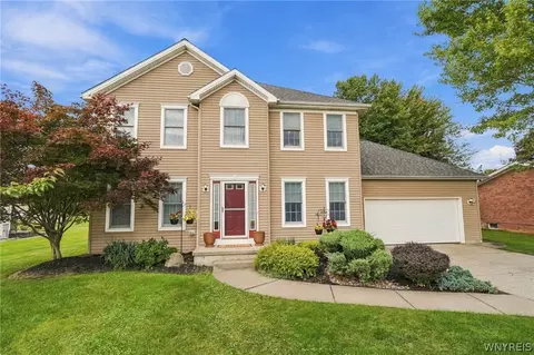 44 E Home Rd, Bowmansville, NY 14026