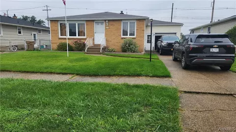 150 Lou Ann Dr, Depew, NY 14043