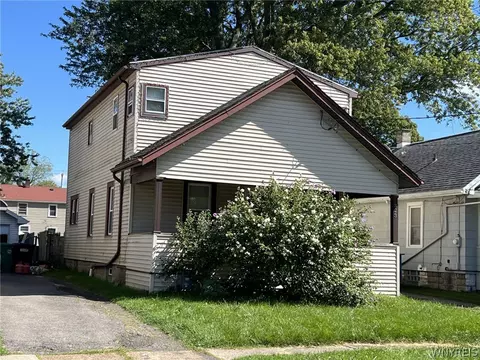 323 74th St, Niagara Falls, NY 14304