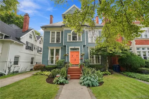 22 Oakland Pl, Buffalo, NY 14222