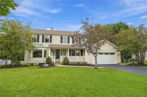 5677 Kippen Dr, East Amherst, NY 14051