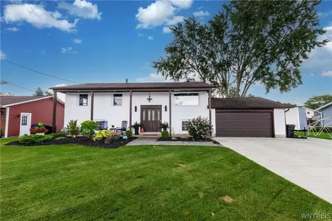 7407 Greenview Rd, Niagara, NY 14304