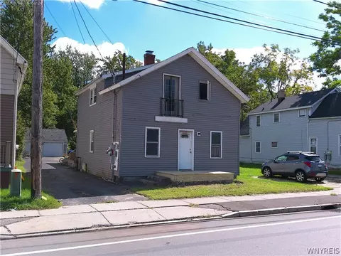 2115 Union Rd, West Seneca, NY 14224