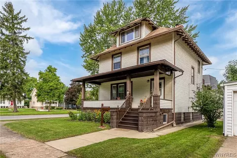 50 Elmwood Park N, Tonawanda, NY 14150