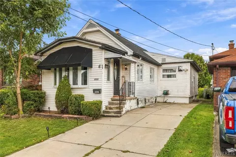 3522 Ontario Ave, Niagara Falls, NY 14305