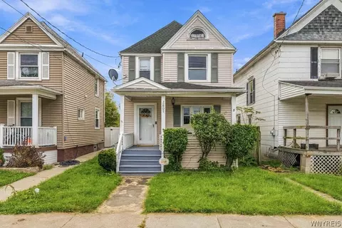 2805 Mckoon Ave, Niagara Falls, NY 14305