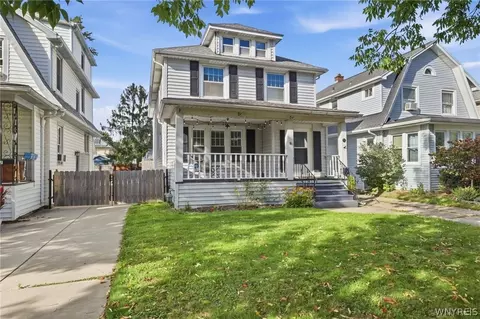 73 Victoria Blvd, Kenmore, NY 14217