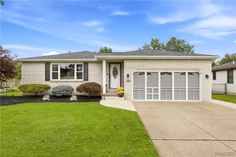 100 Baywood Dr, Cheektowaga, NY 14227