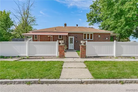 6113 Kies Ave, Niagara Falls, NY 14304