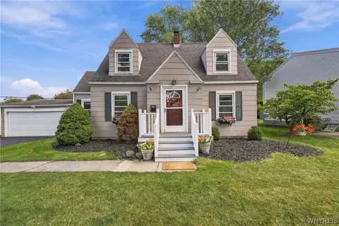134 Harding Rd, Amherst, NY 14221