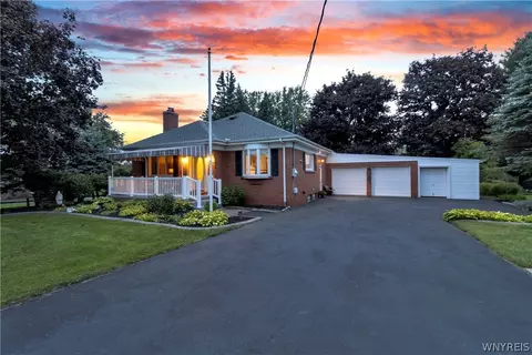 5551 Clinton St, Elma, NY 14059
