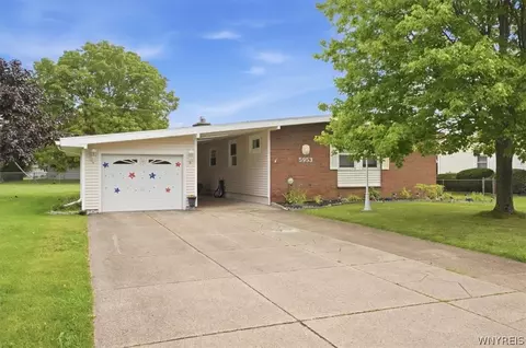 5953 North Dr, Lake View, NY 14085