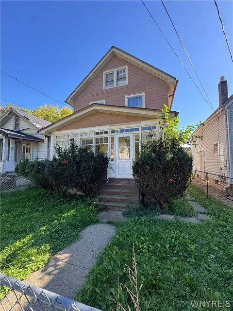 1865 Linwood Ave, Niagara Falls, NY 14305