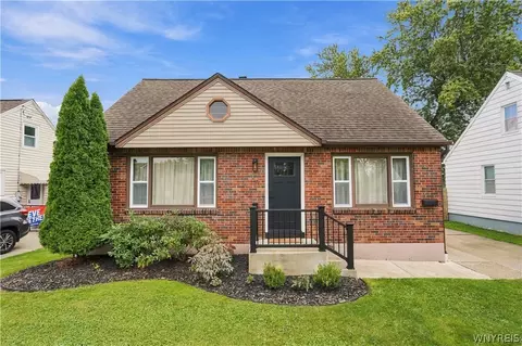 69 Layton Ave, Amherst, NY 14226