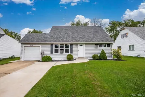 45 Woodlee Ln, Grand Island, NY 14072