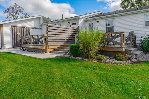 Exterior - 2392 Checkered Tavern Rd, Hartland, NY 14008 photo 4 of 13