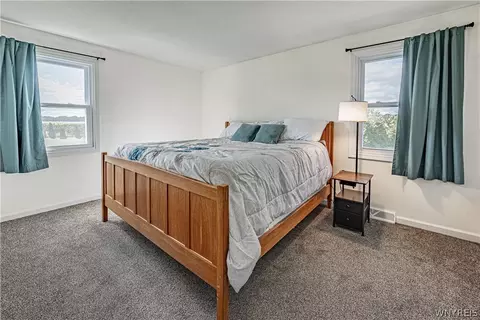 Bedroom - 2392 Checkered Tavern Rd, Hartland, NY 14008 photo 2 of 5