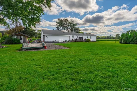 Exterior - 2392 Checkered Tavern Rd, Hartland, NY 14008 photo 6 of 13