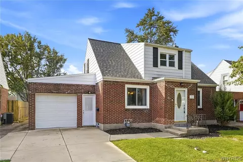 223 Paramount Pkwy, Buffalo, NY 14223