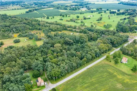 7986 Mckinley Rd, Westfield, NY 14787