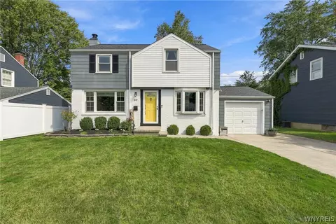 49 Bissell Dr, Amherst, NY 14226