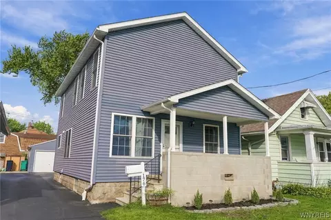 176 69th St, Niagara Falls, NY 14304