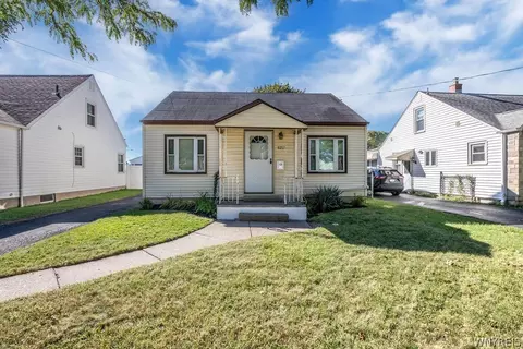 8217 Pershing Ave, Niagara Falls, NY 14304