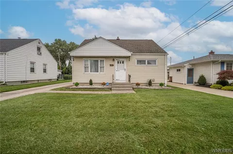 40 Petan Dr, Cheektowaga, NY 14225