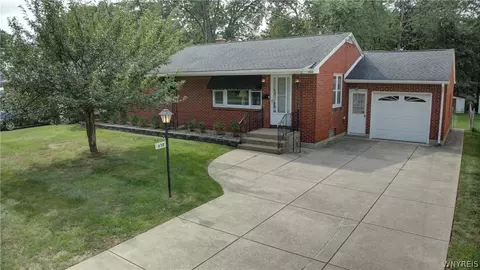 438 Robert Dr, North Tonawanda, NY 14120
