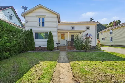 4 Robertson St, Royalton, NY 14105