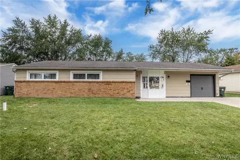 66 Fairview Dr, Depew, NY 14043