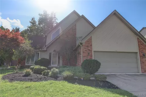 261 Londonderry Ln, Getzville, NY 14068
