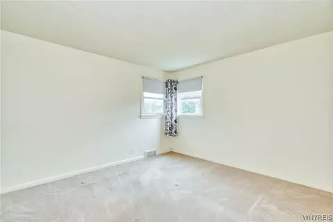 Bedroom - 215 Noridge Dr, Irondequoit, NY 14622 photo 4 of 9