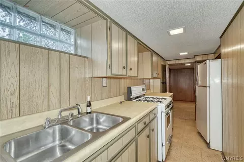 Kitchen - 215 Noridge Dr, Irondequoit, NY 14622 photo 6 of 6