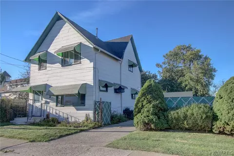 16 Gates St, Sloan, NY 14212
