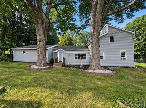 1142 Folsomdale Rd, Bennington, NY 14037