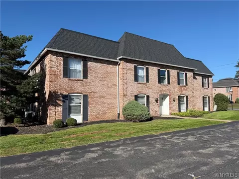 4545 Chestnut Ridge Rd #121A, Amherst, NY 14228
