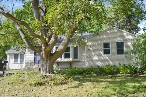 4194 Cameron Dr, Buffalo, NY 14221
