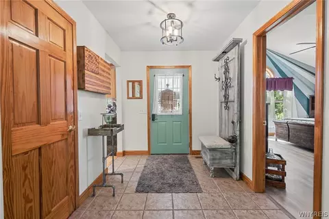 Entry Way - 4755 Whaley Rd, Java, NY 14009 photo 2 of 2