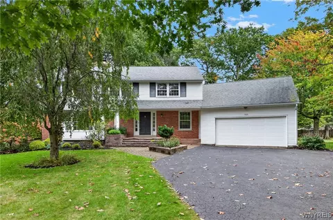 723 Mountain View Dr, Lewiston, NY 14092