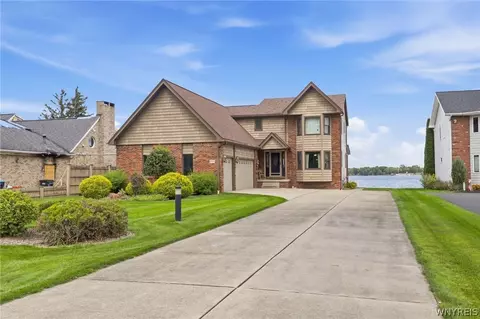 3701 E River Rd, Grand Island, NY 14072