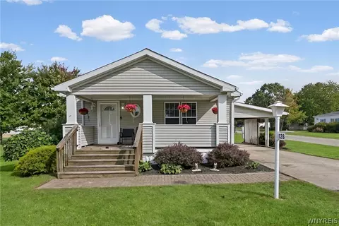 128 Lilac Ln, Arcade, NY 14009