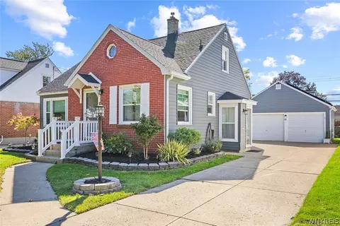 81 Cornell Ave, Amherst, NY 14226