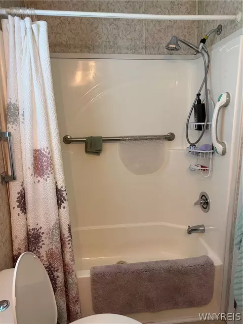 Bath - 330 Parkview Dr, Arcade, NY 14009 photo 2 of 2