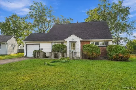 1221 La Salle Ave, Grand Island, NY 14072