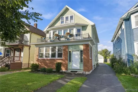 271 North Dr, Buffalo, NY 14216