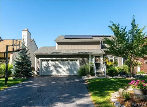 46 Brockmoore Dr, East Amherst, NY 14051