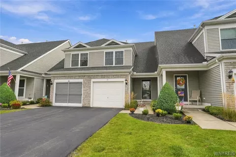 35 Cumberland St, Lancaster, NY 14086