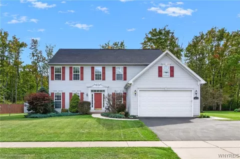 6478 Taylor Rd, Hamburg, NY 14075